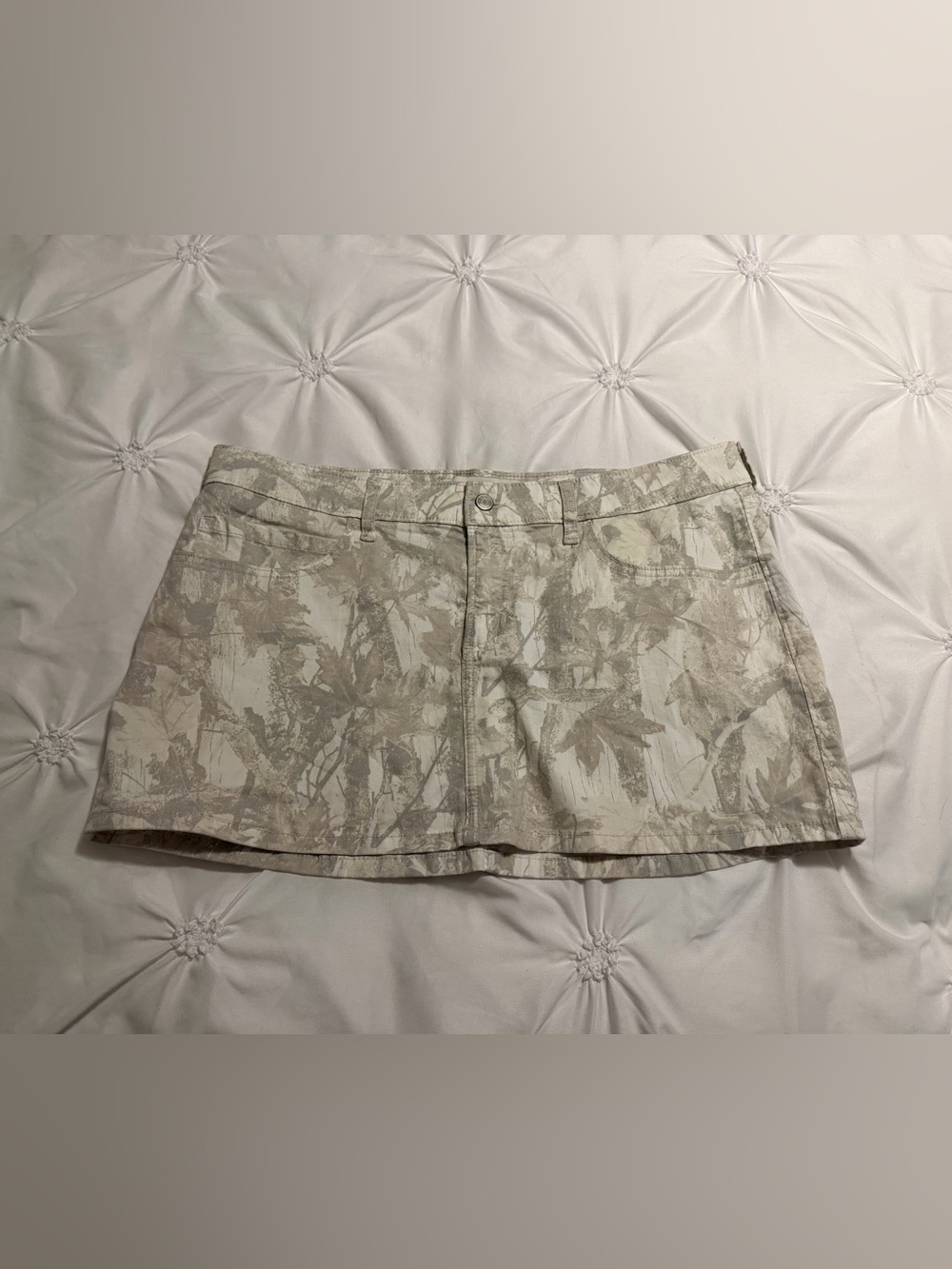 hollister light camo cargo skirt